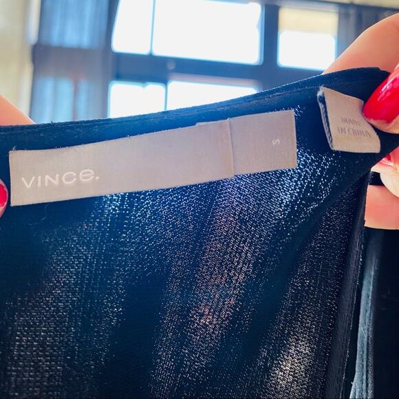 VINCE Revolve Black Side Slit Crew Neck Tank Top Button Keyhole Back Blouse S - Picture 5 of 7